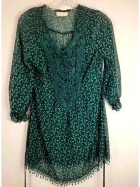 A'reve Sheer top Size Small EUC